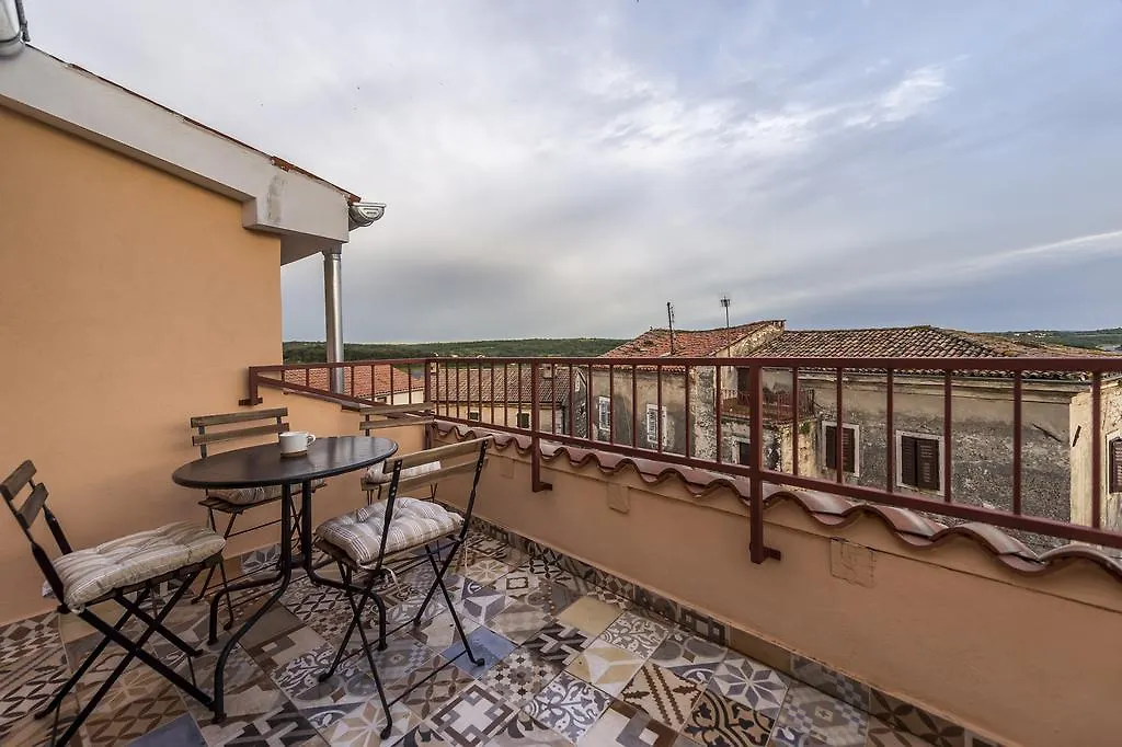 Villa Di Piazza Visnjan Apartment